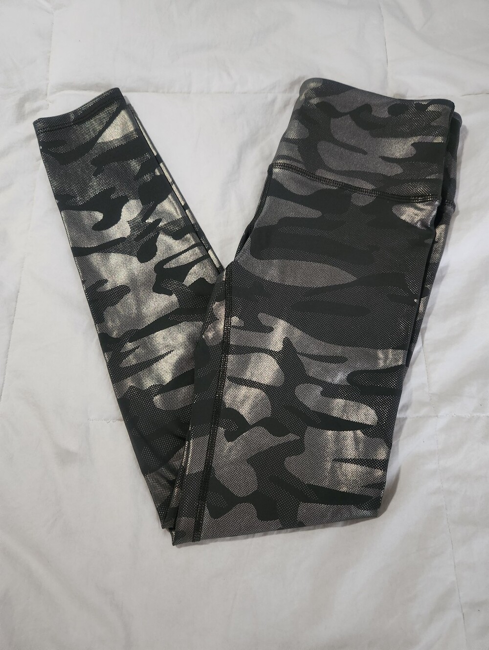 Noli Silver/grey Metallic Liquid Camo Athletic Yoga Leggings size medium
